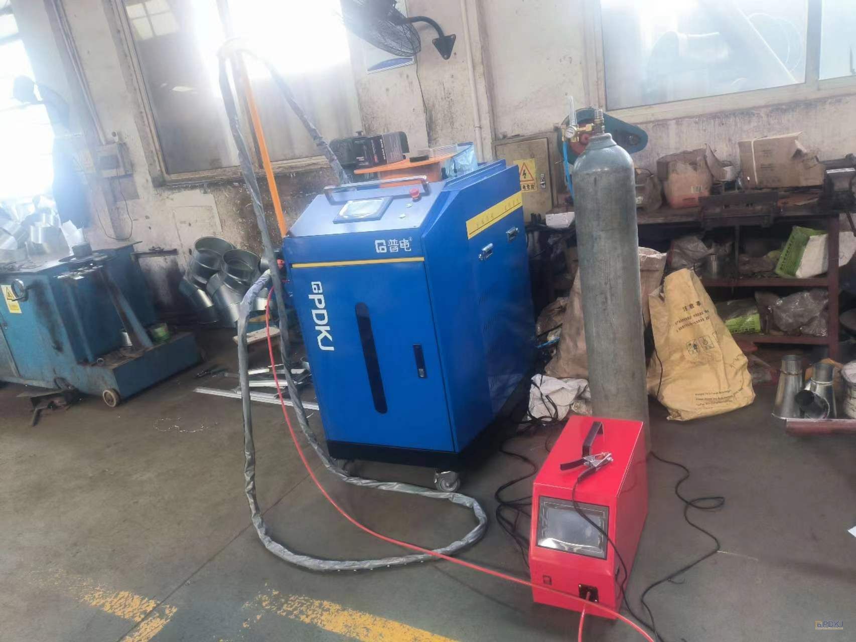 Angkop para sa Corner Welding ng Galvanized Sheet Exhaust Duct Splicing