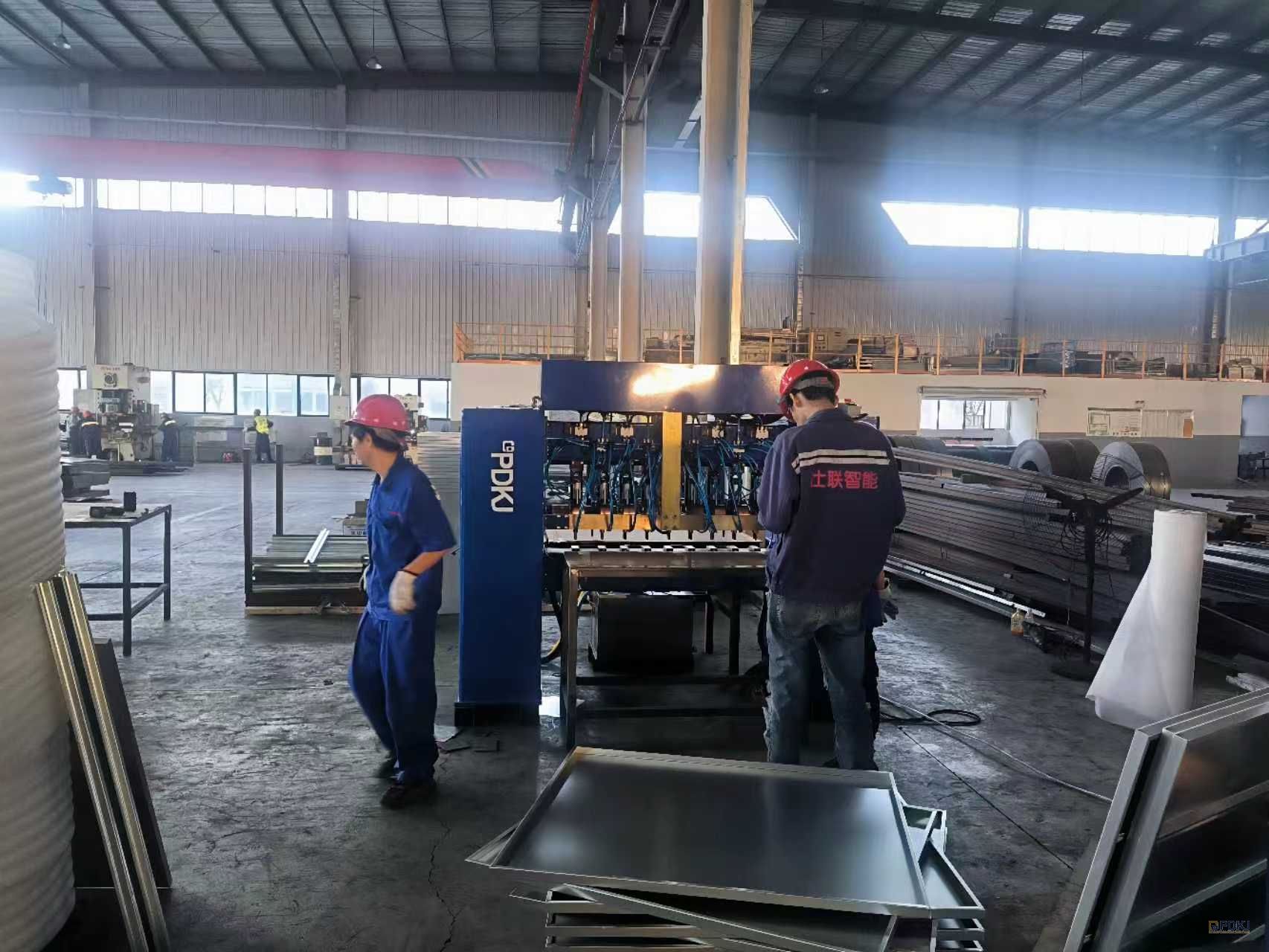 Angkop para sa Multi-point Impact Welding ng Galvanized Sheet Cargo Supports