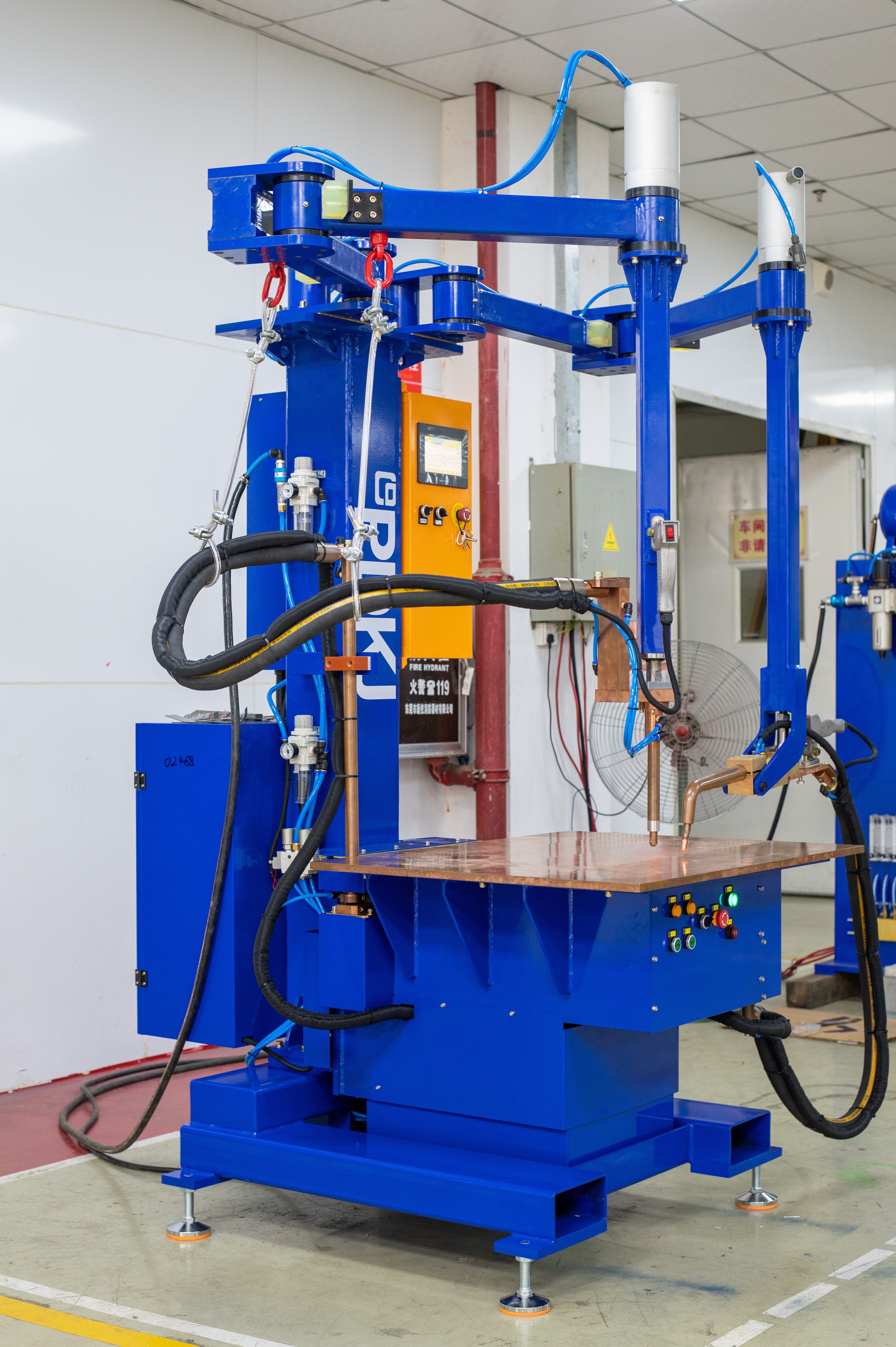 Dual Phom Platform Hom Nruab Nrab Zaus Inverter wm cov khoom siv. Feem ntau hais lus, tus qauv teeb tsa qhov chaw vuam tshuab thiab laser vuam tshuab tuaj yeem tsim thiab xa tawm hauv 2 lub lis piam tom qab tau txais q