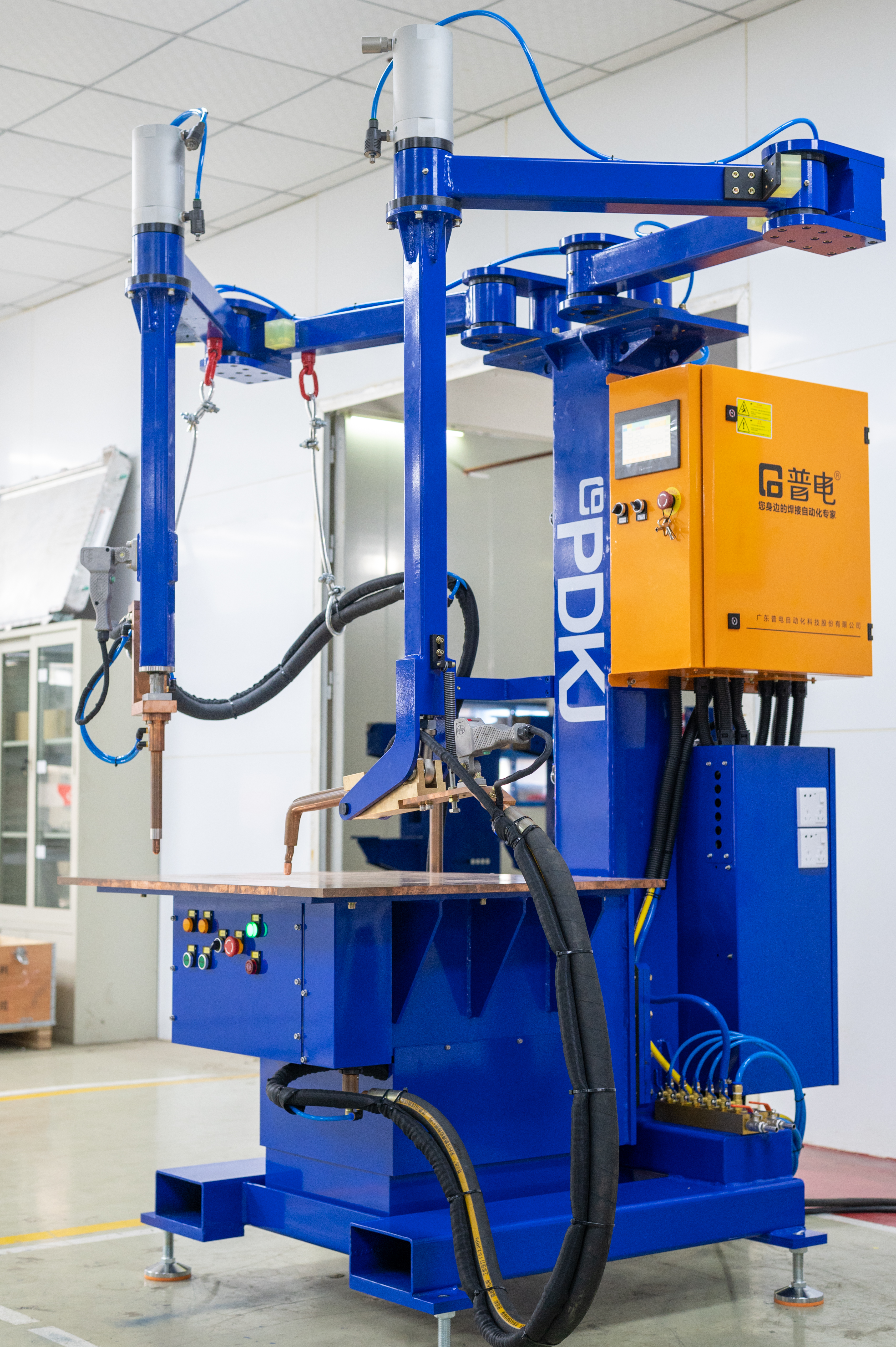 Dual Phom Platform Hom Nruab Nrab Zaus Inverter wm cov khoom siv. Feem ntau hais lus, tus qauv teeb tsa qhov chaw vuam tshuab thiab laser vuam tshuab tuaj yeem tsim thiab xa tawm hauv 2 lub lis piam tom qab tau txais q